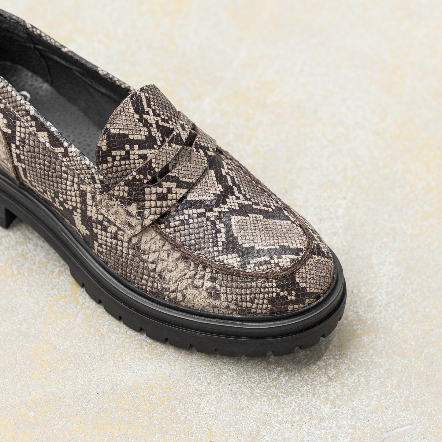LEYTON LOAFER SADDLE Lt.taupe Snake