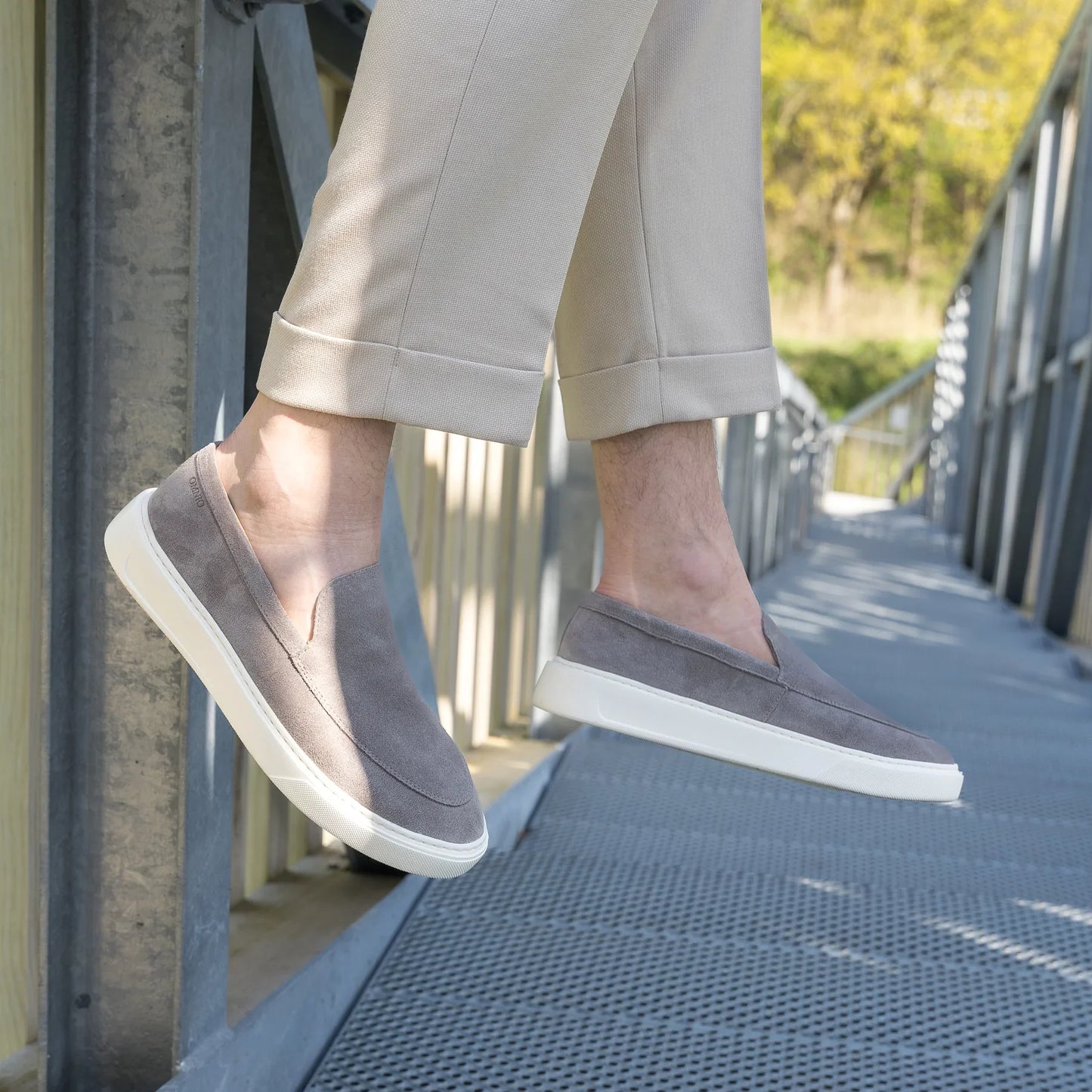 ROVIC CITY LOAFER Taupe Suede