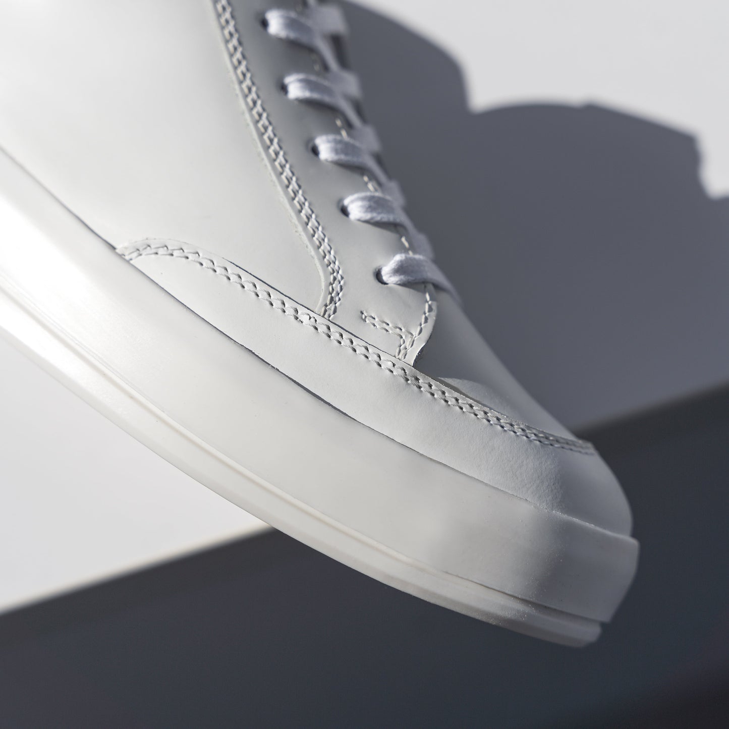 JENNER RETRO White Leather
